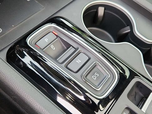 Used 2023 Honda Pilot Touring image 14