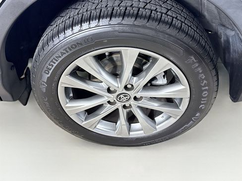 Used 2017 Toyota RAV4 Limited image 37