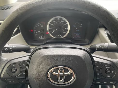 Used 2020 Toyota Corolla LE FWD image 14