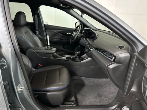 Used 2025 Buick Envista Sport Touring w/ Experience Buick Package image 28