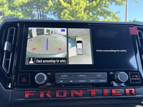 Used 2025 Nissan Frontier PRO-4X w/ Pro Convenience Package AWD/4WD image 18