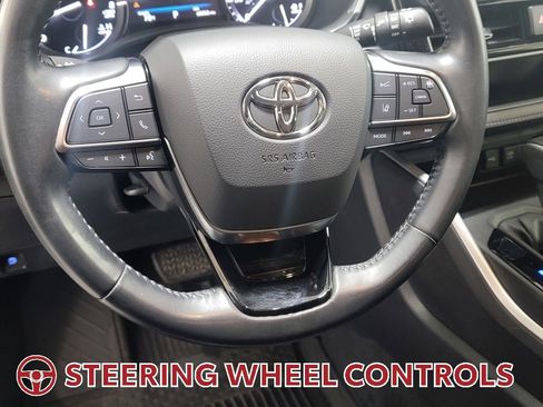 Certified 2021 Toyota Highlander XLE image 19