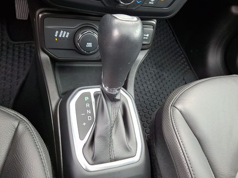 Used 2023 Jeep Renegade Limited w/ Sun/Sound Group AWD/4WD image 23