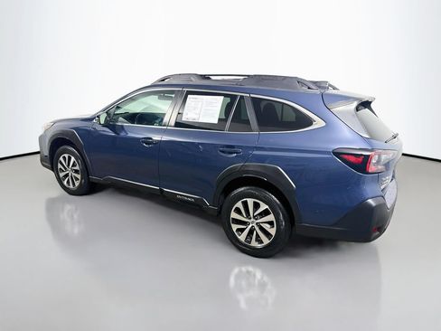 Used 2023 Subaru Outback Premium AWD/4WD image 5