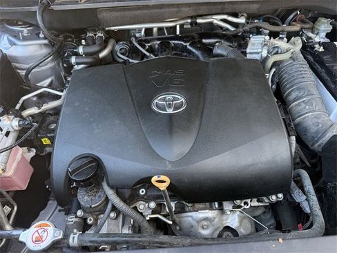 Used 2021 Toyota Highlander Limited image 36