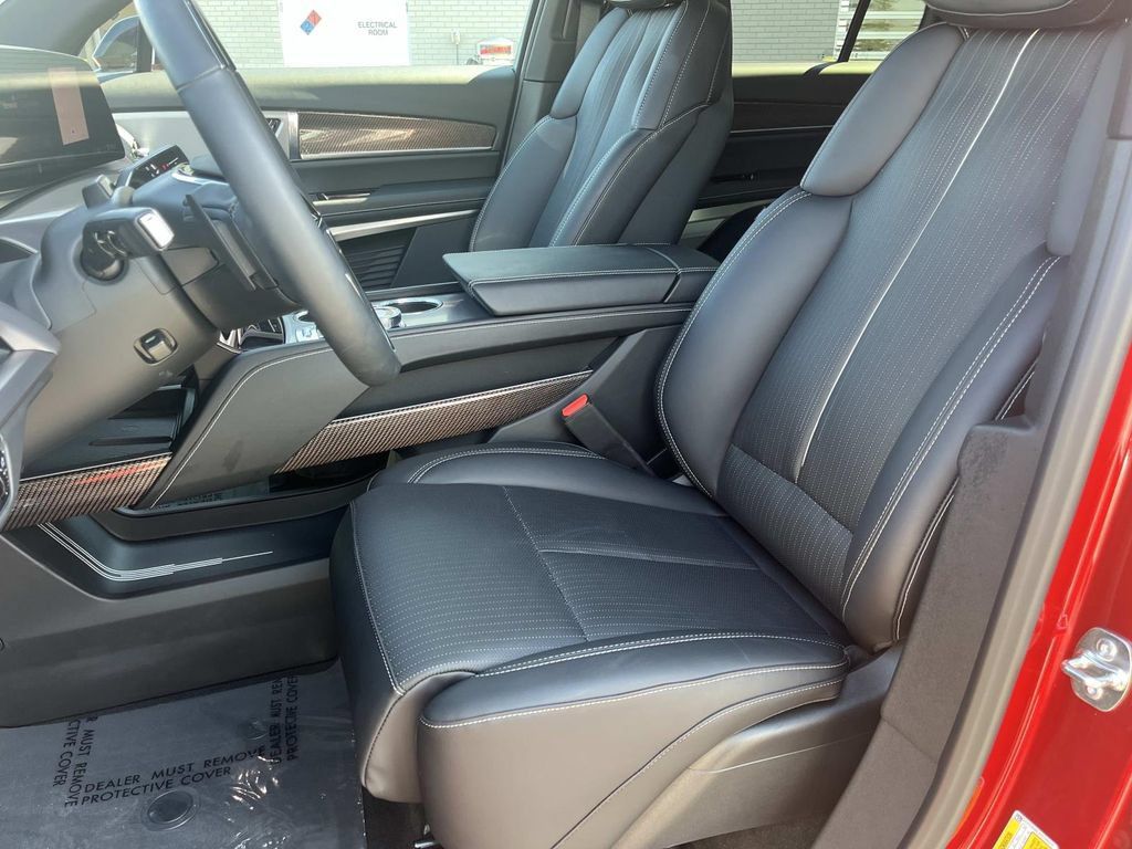Certified 2026 Cadillac Vistiq Sport w/ LPO, Floor Liner Package AWD/4WD image 24