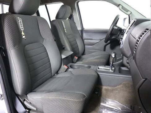 Used 2016 Nissan Frontier PRO-4X image 36