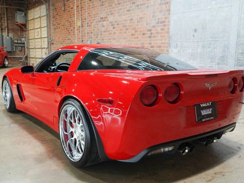 Used 2006 Chevrolet Corvette Z06 w/ Preferred Equipment Group RWD image 10