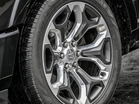 Used 2022 RAM 1500 Limited image 4