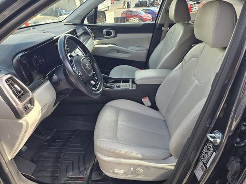 Used 2021 Kia Sorento S image 12