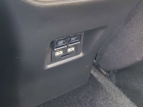 Used 2021 Toyota RAV4 XLE w/ Convenience Package AWD/4WD image 19