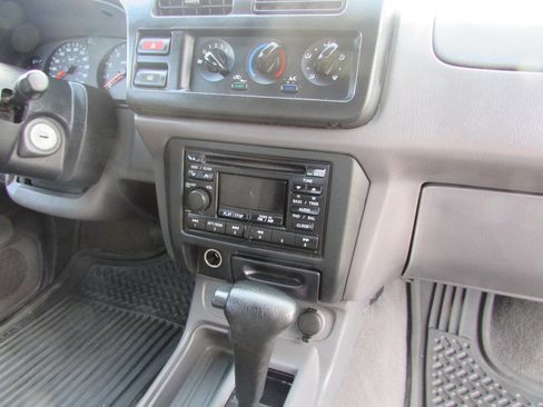 Used 2000 Nissan Xterra XE image 33