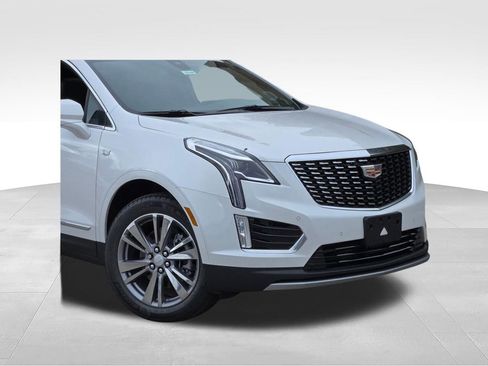 New 2025 Cadillac XT5 Premium Luxury FWD image 2