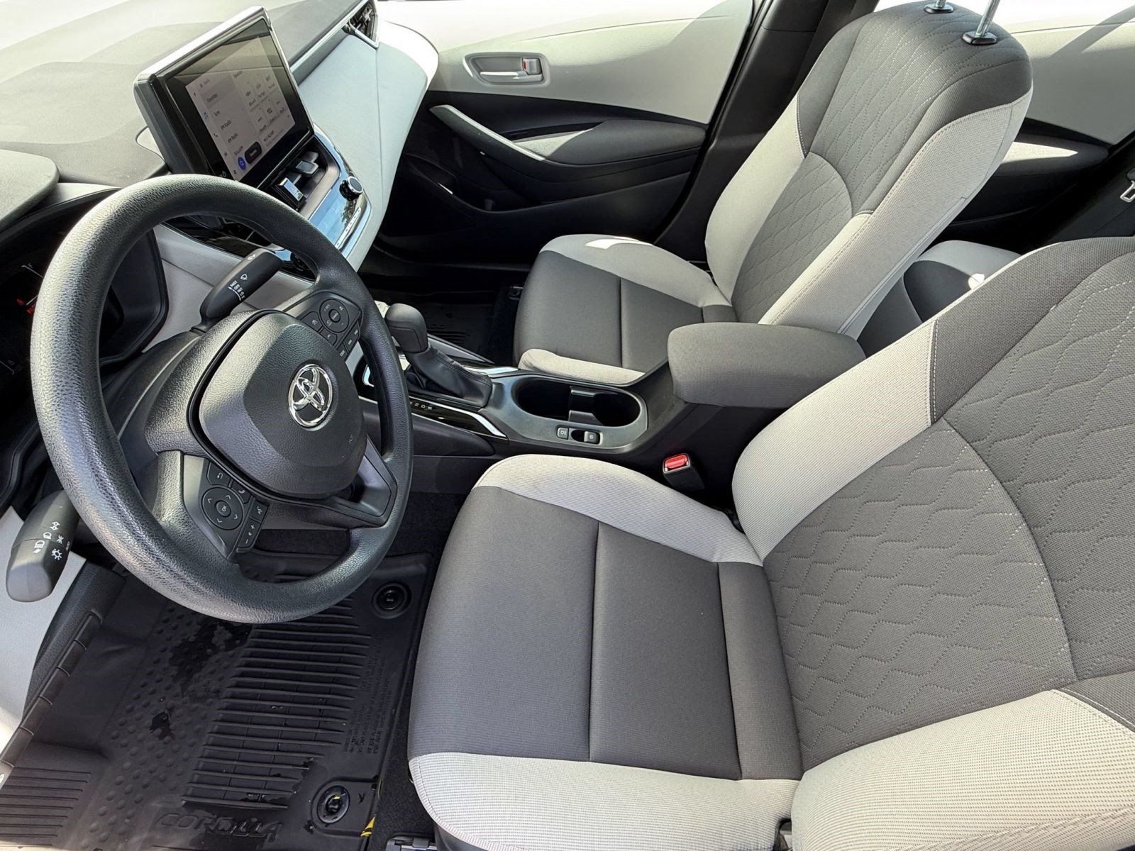 Used 2026 Toyota Corolla LE FWD image 27