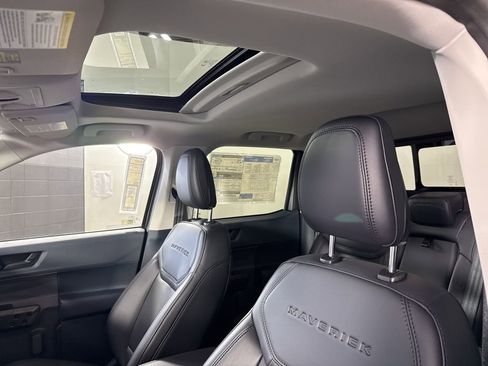 New 2025 Ford Maverick Lariat w/ Black Appearance Package image 16