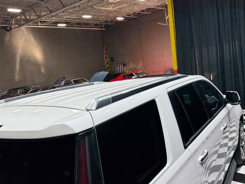 Used 2020 Cadillac Escalade ESV Premium Luxury image 44