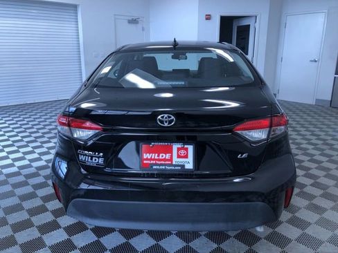 Used 2025 Toyota Corolla LE image 13