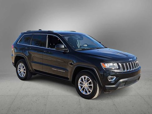 Used 2014 Jeep Grand Cherokee Laredo w/ 18" Wheel & 8.4" Radio Group image 2