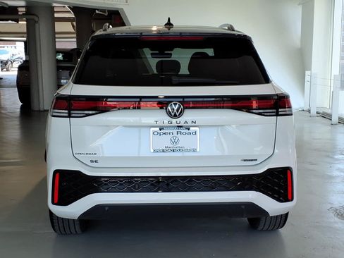 Certified 2026 Volkswagen Tiguan SE R-Line AWD/4WD image 5
