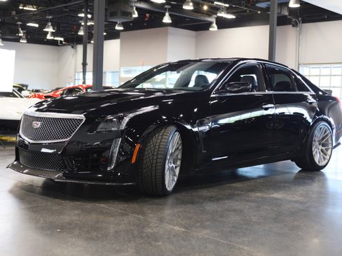 Used 2016 Cadillac CTS V w/ Carbon Fiber Package RWD image 3