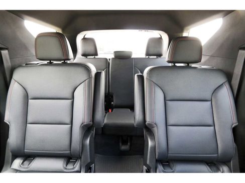 Used 2026 Chevrolet Traverse Z71 w/ LPO, Floor Liner Package AWD/4WD image 11