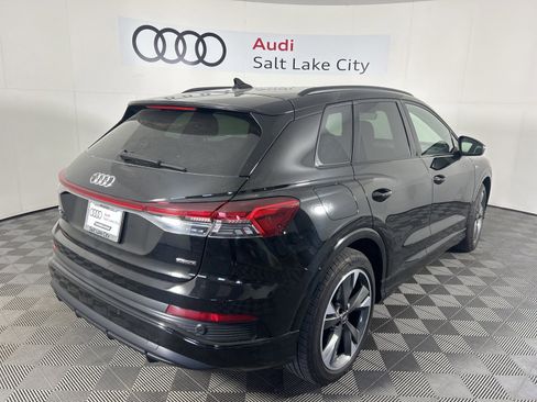 Used 2024 Audi Q4 e-tron Premium w/ Convenience Package image 3