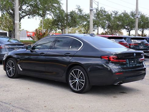 Used 2023 BMW 530e w/ Premium Package image 10