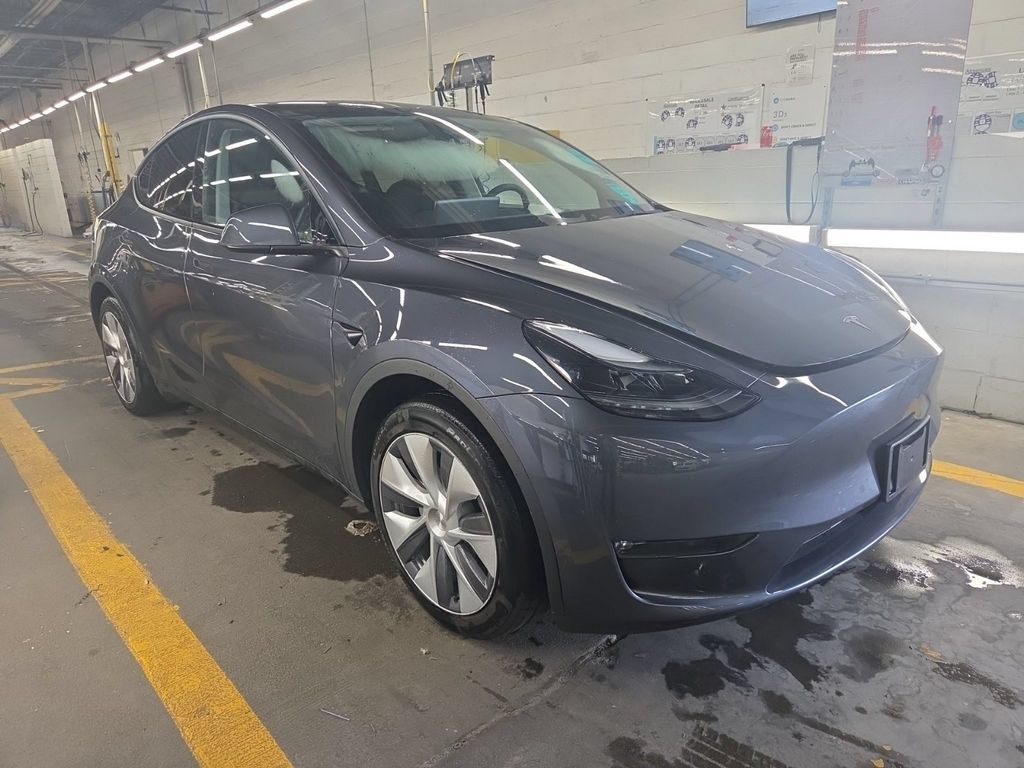 Used 2023 Tesla Model Y Long Range AWD/4WD image 3