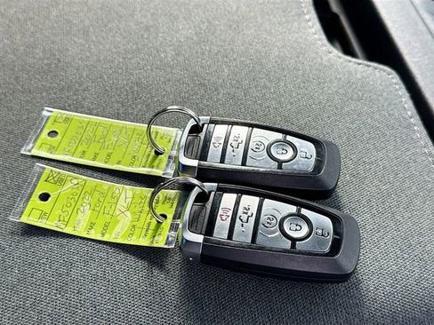 Certified 2022 Ford F150 XLT w/ Equipment Group 302A High image 32