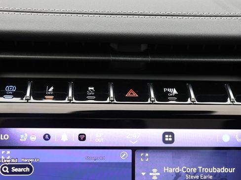 Used 2023 Jeep Grand Cherokee Overland w/ Advanced Protech Group III image 28