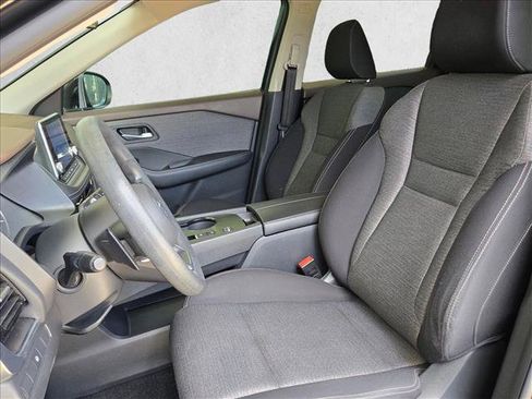 Used 2021 Nissan Rogue SV FWD image 11
