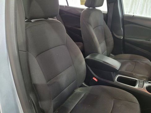 Used 2017 Chevrolet Cruze LT image 51