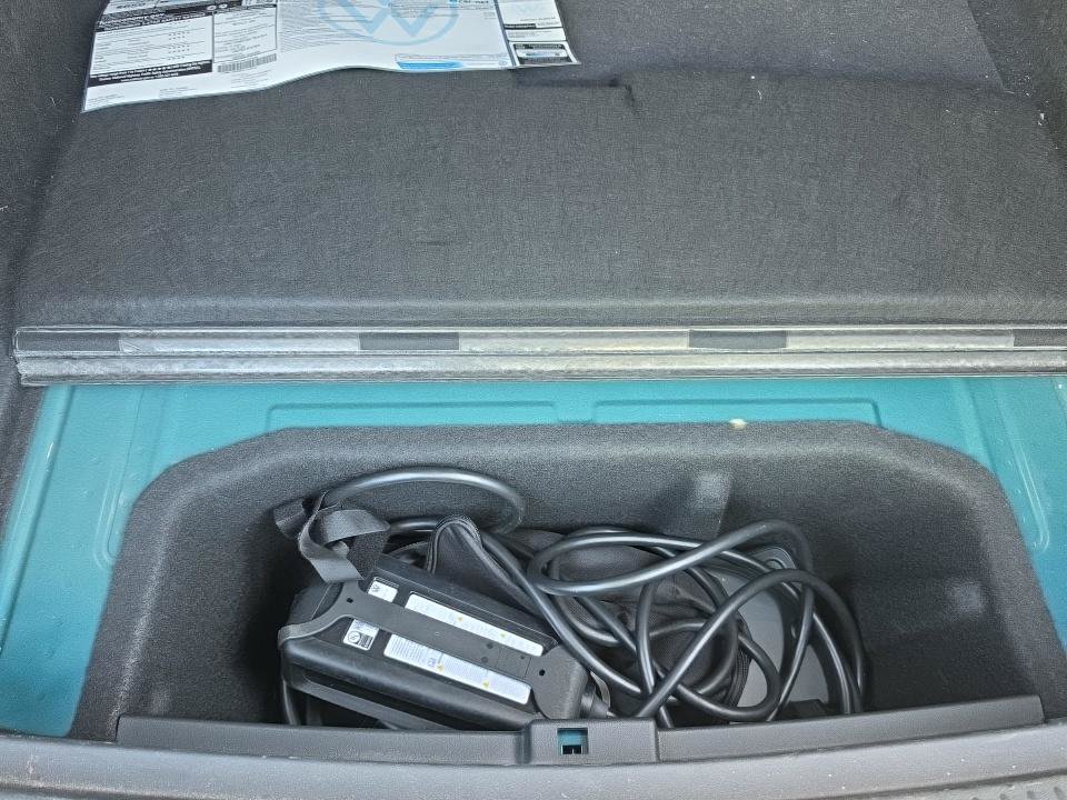 Used 2023 Volkswagen ID.4 2WD image 4