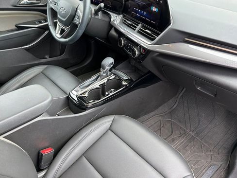 Used 2025 Chevrolet Trax ACTIV w/ Sunroof Package FWD image 19