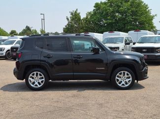 Used 2015 Jeep Renegade Latitude AWD/4WD video 4