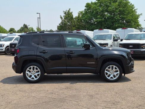 Used 2015 Jeep Renegade Latitude AWD/4WD image 4
