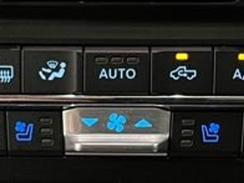 Used 2025 Ford F450 Platinum w/ FX4 Off-Road Package image 34