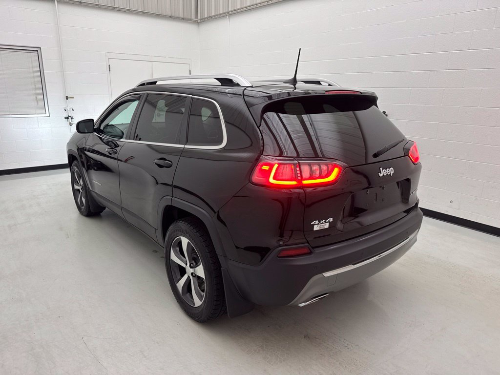 Used 2019 Jeep Cherokee Limited AWD/4WD image 4