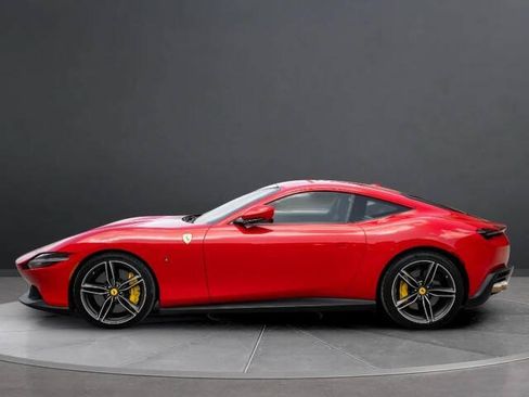Used 2022 Ferrari Roma RWD image 2