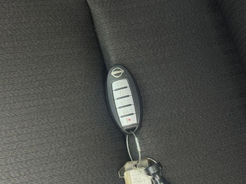 Used 2025 Nissan Altima 2.5 SV FWD image 21