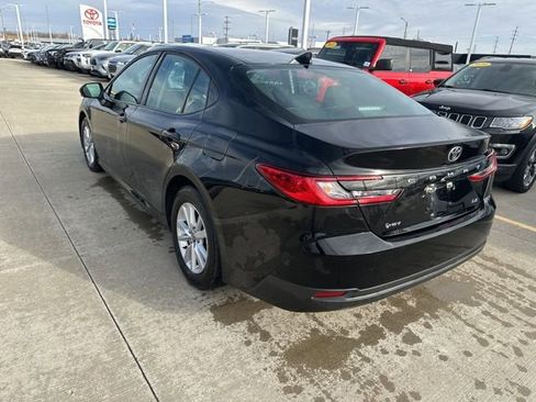 Used 2025 Toyota Camry LE image 5