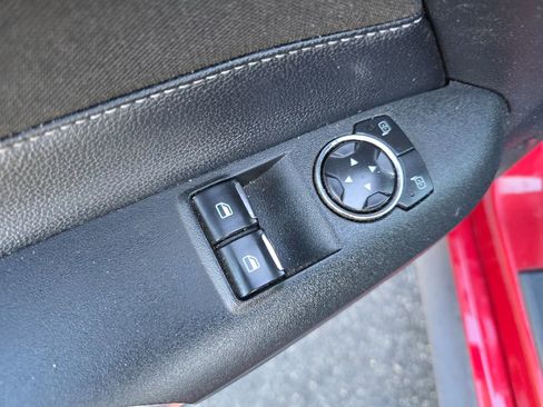 Used 2019 Ford Mustang EcoBoost image 17