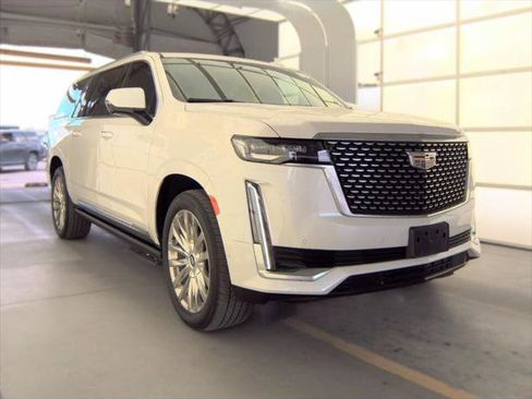 Used 2021 Cadillac Escalade ESV Premium Luxury w/ Driver Assist Tech Package RWD image 6