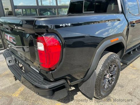Used 2024 GMC Canyon Elevation w/ Convenience Package AWD/4WD image 9