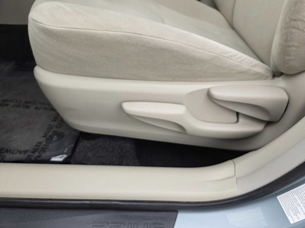 Used 2013 Toyota Prius Two FWD image 18