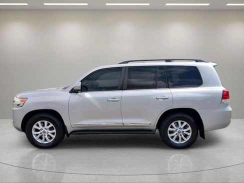Used 2016 Toyota Land Cruiser AWD/4WD image 2