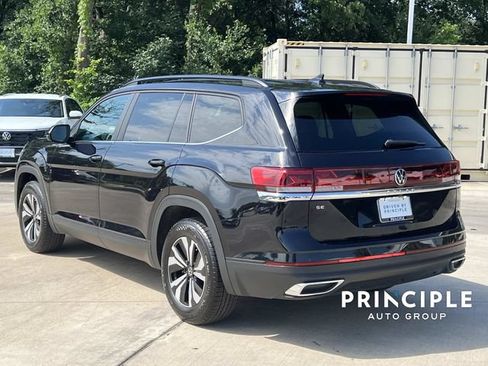 Certified 2025 Volkswagen Atlas SE FWD image 10