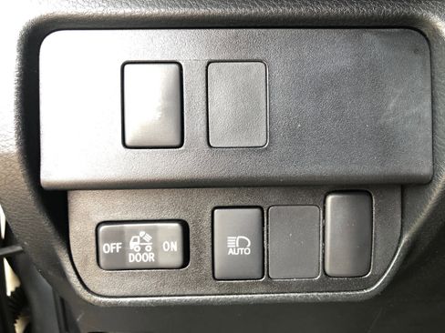 Used 2022 Toyota Tacoma SR AWD/4WD image 11