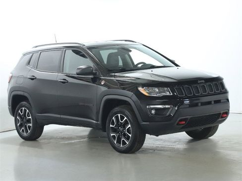Used 2020 Jeep Compass Trailhawk image 1