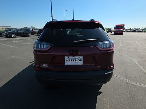 Used 2019 Jeep Cherokee Latitude Plus AWD/4WD image 6